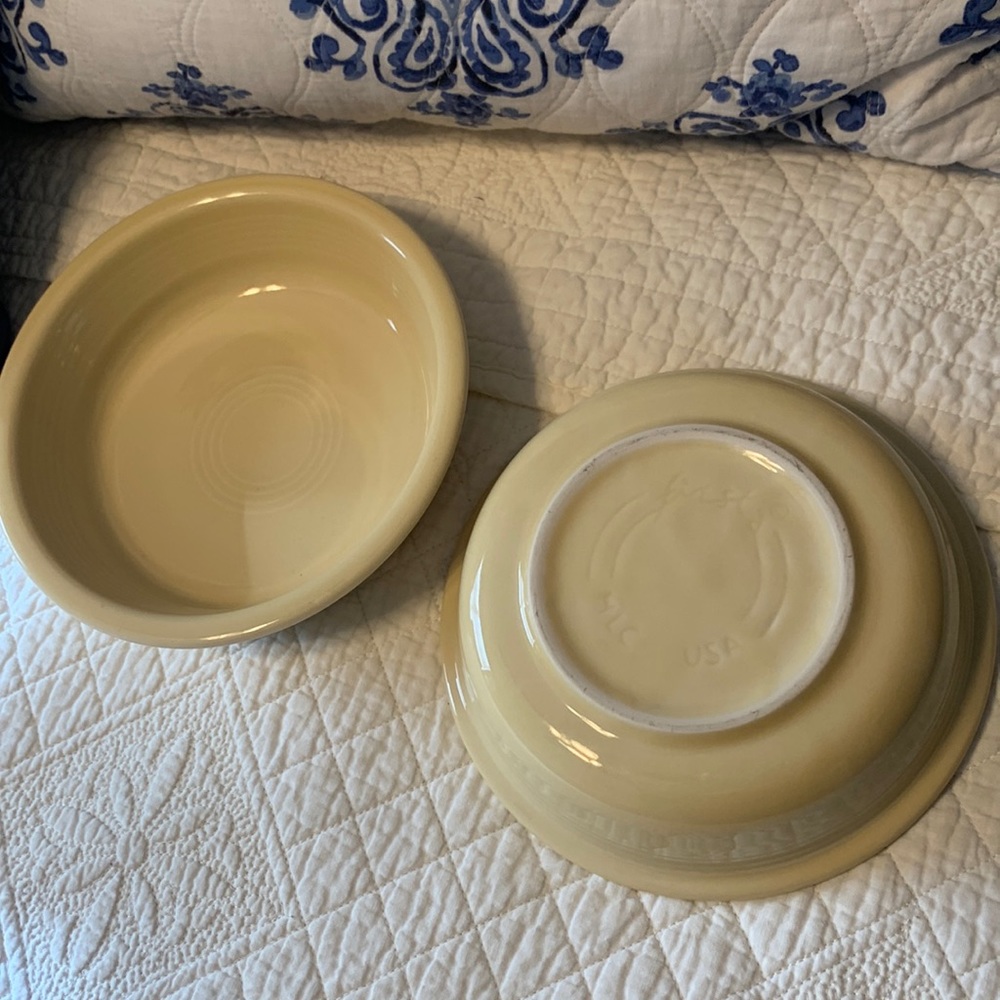 2 Fiesta Ware bowls - yellow - Picture 2 of 7